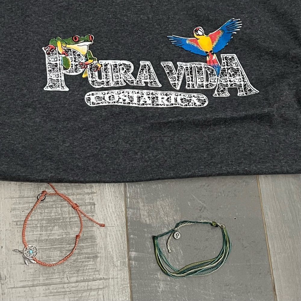 Pura Vida 2 Bracelts Dream Catcher Peach Teal & Tee Shirt Gray Parrot Adult S